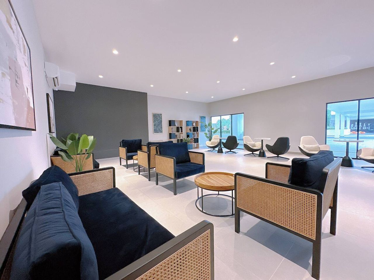 Veranda Residences lobby and lift lobby